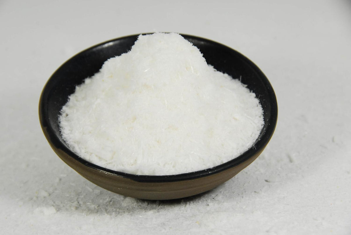 Bol noir contenant Givre de sel d’Égypte